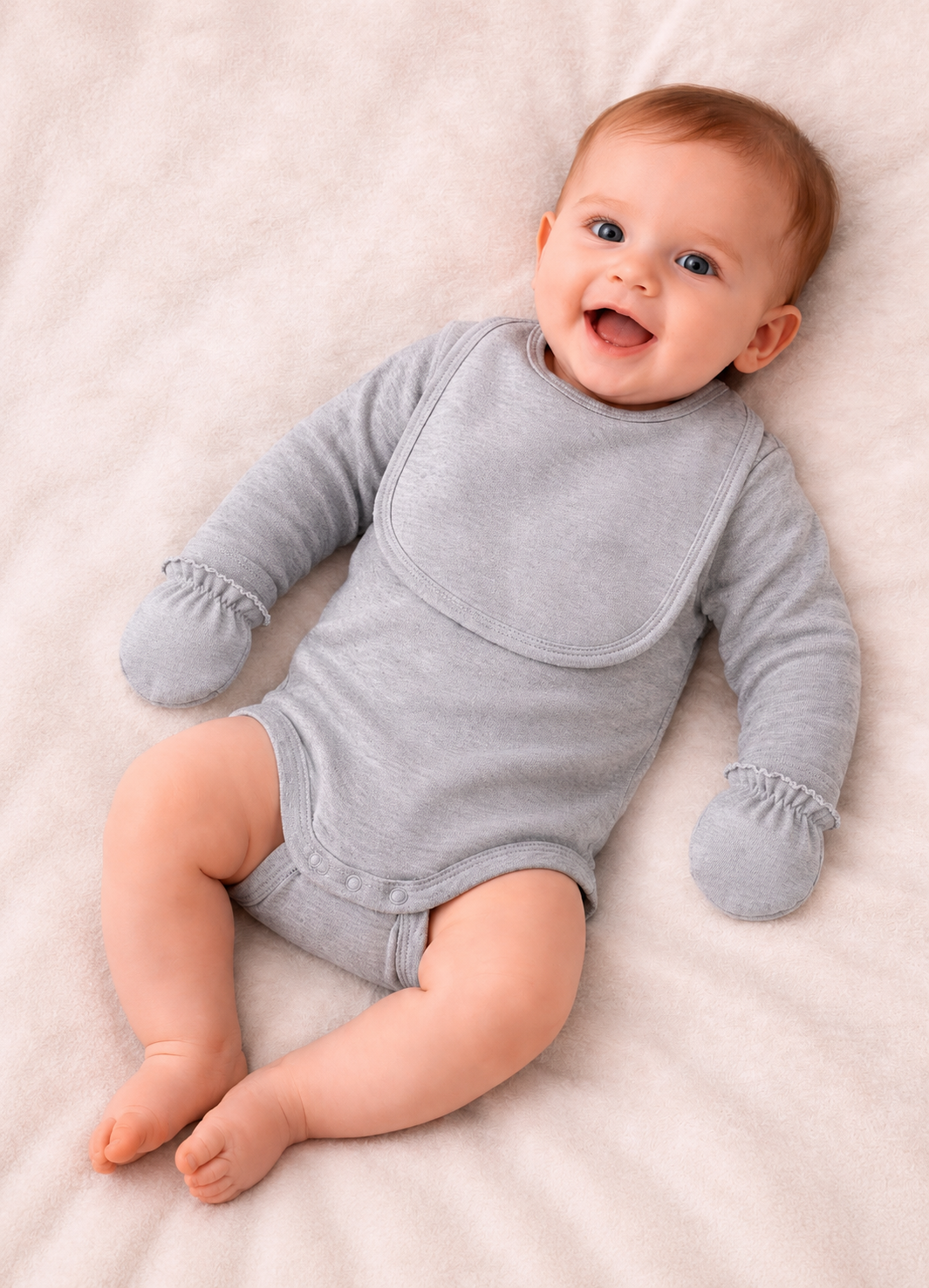 B&B Little Angels 4-Piece Baby Set – Bodysuit & Matching Bib (Heather Gray)